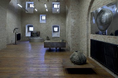 Aleš Veselý v prostorách Josefa Pleskota, Litomyšl