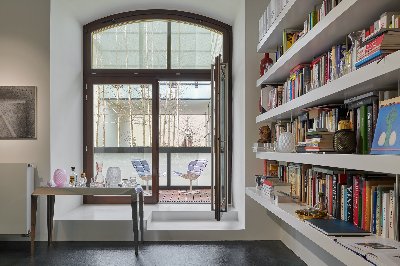  Josef Pleskot vytvořil v Karlíně loftový ateliér pro designéra Ronyho Plesla