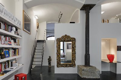  Josef Pleskot vytvořil v Karlíně loftový ateliér pro designéra Ronyho Plesla