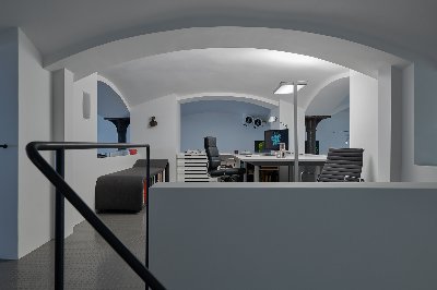  Josef Pleskot vytvořil v Karlíně loftový ateliér pro designéra Ronyho Plesla