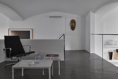  Josef Pleskot vytvořil v Karlíně loftový ateliér pro designéra Ronyho Plesla