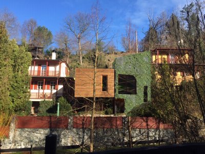 Spojení rodinných domů a vstupní objekt Hradištko