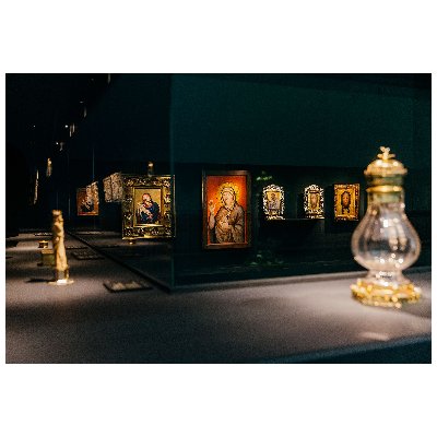 Fragmenty paměti Poklad katedrály sv. Víta v Praze v dialogu s Edmundem de Waalem, Josefem Koudelkou a Julianem Rosefeldtem